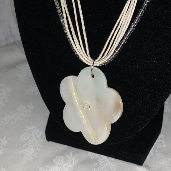White carved shell necklace. 20” - Picture 7 of 8